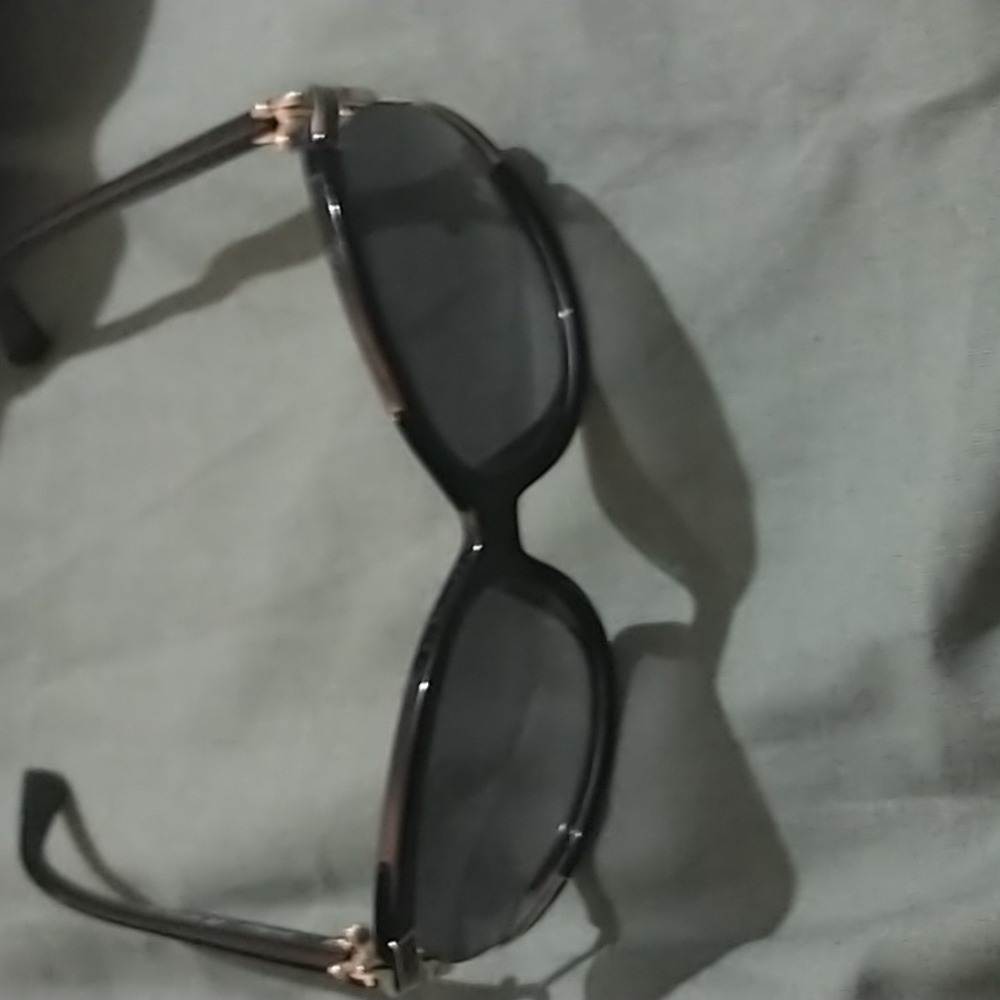 Sun Glasses - Picture 2 of 2